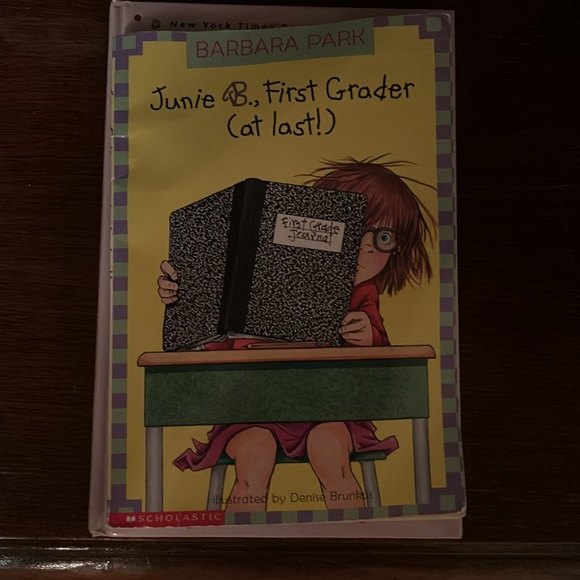 Bundle of 11 children books - Picture 11 of 12